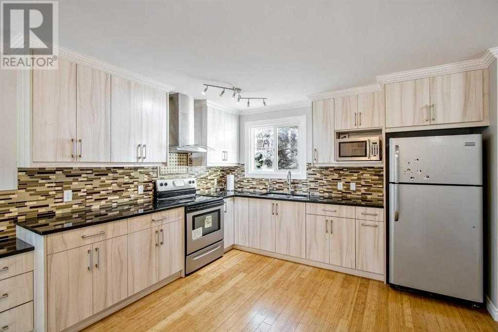 Single Family House 3 Level for Sale in   Avenue NE Whitehorn Calgary 