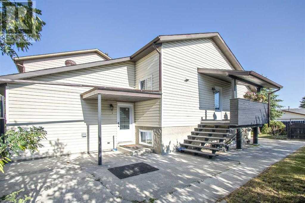 Single Family House 3 Level for Sale in   Avenue NE Whitehorn Calgary 