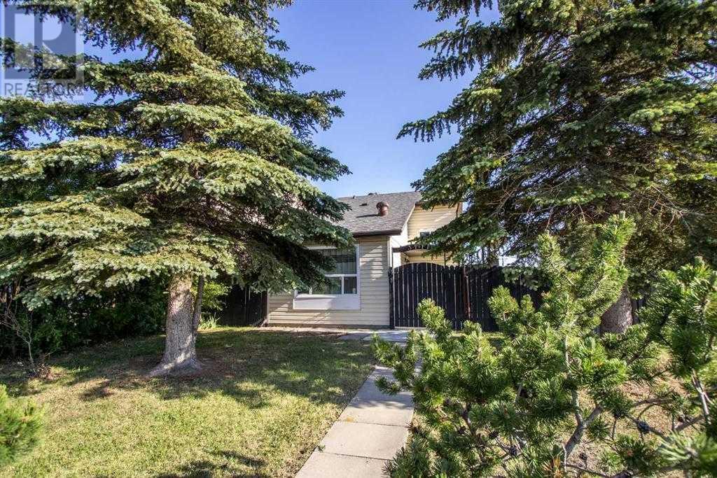Single Family House 3 Level for Sale in   Avenue NE Whitehorn Calgary 