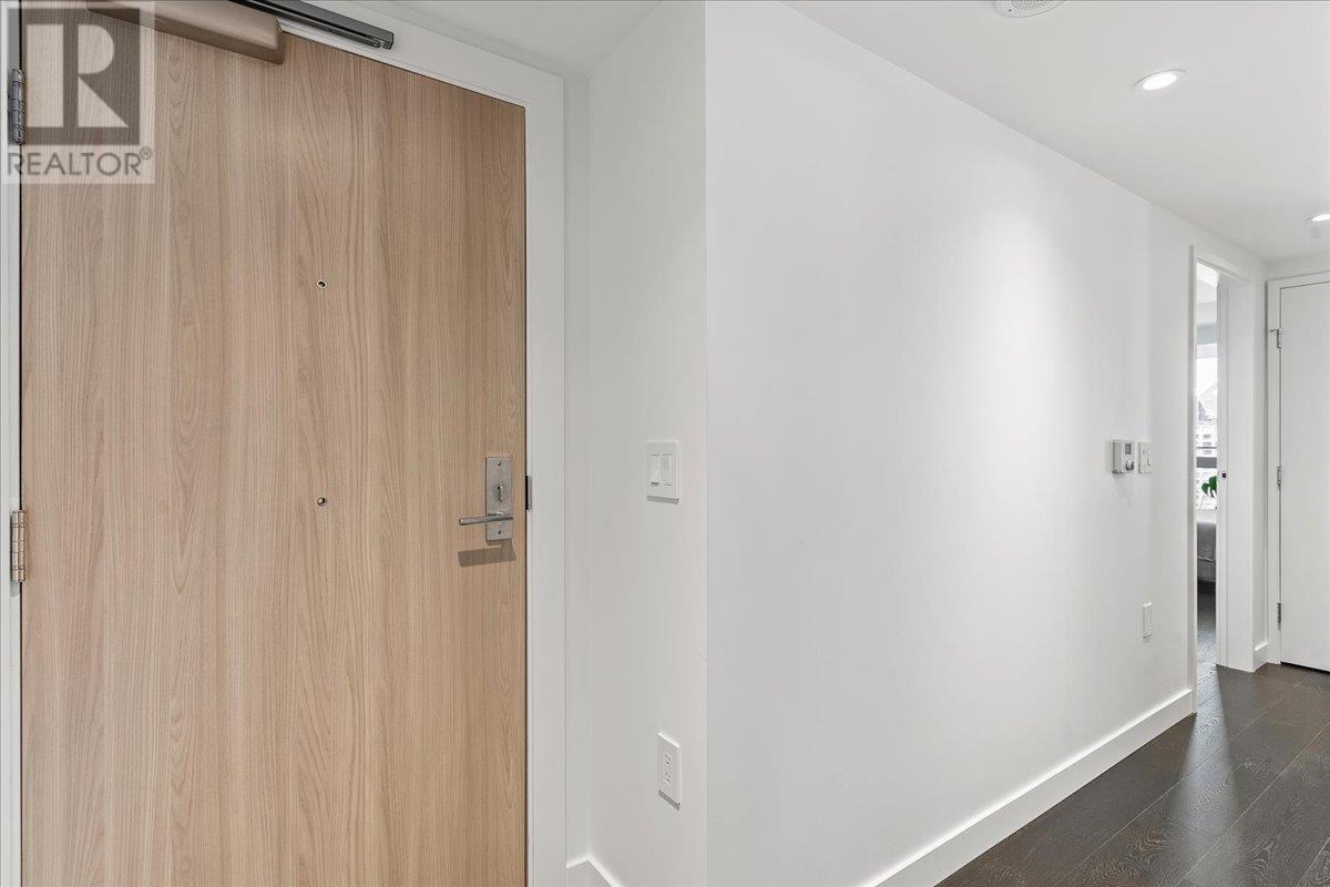 Photo 3 of 2510 1111 Richards Street, Vancouver BC
