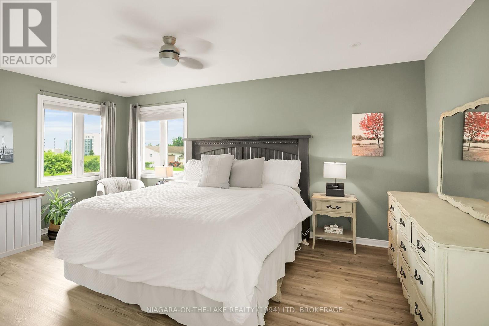 Photo 9 of 445 Queenston Road, Niagaraonthelake ON