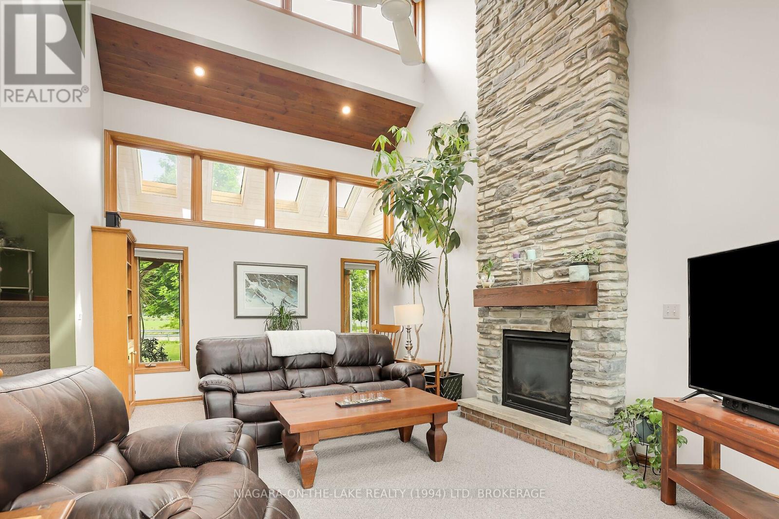 Photo 5 of 445 Queenston Road, Niagaraonthelake ON