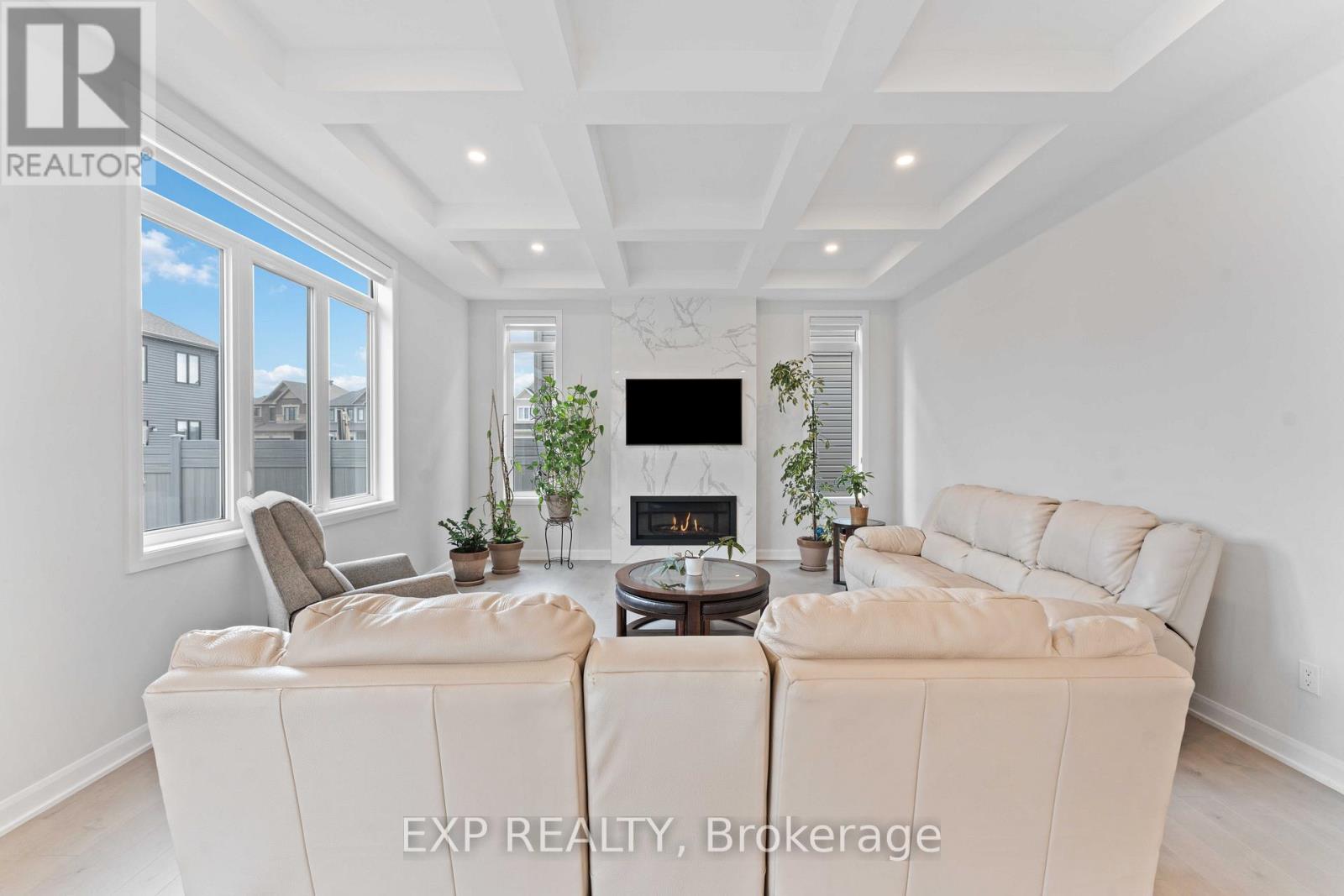 Photo 10 of 700 Coast Circle, Ottawa ON