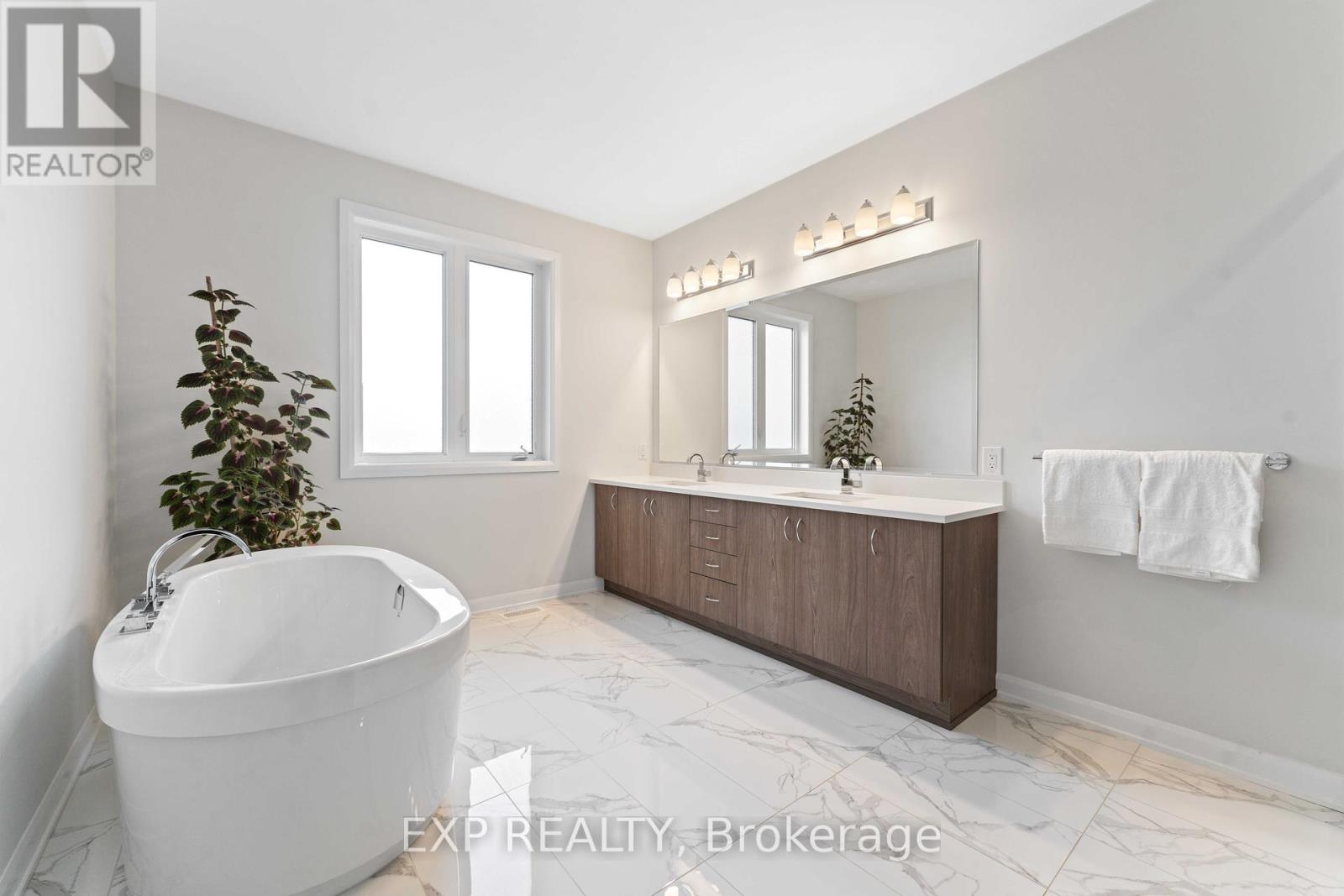 Photo 17 of 700 Coast Circle, Ottawa ON