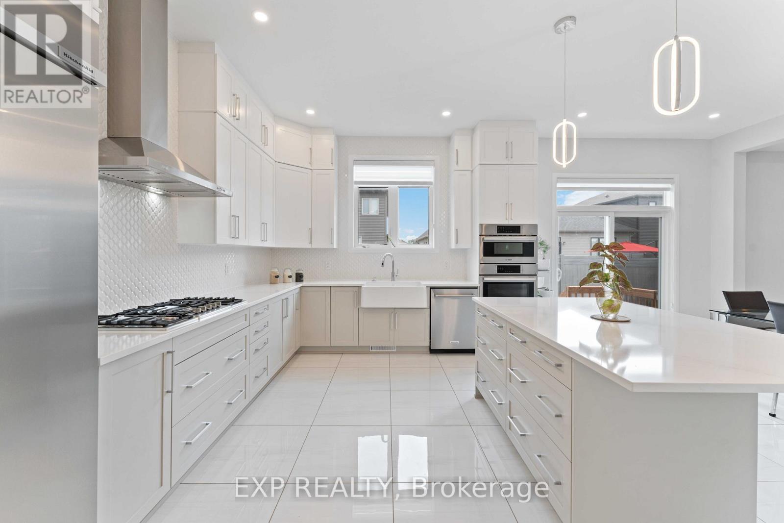 Photo 7 of 700 Coast Circle, Ottawa ON