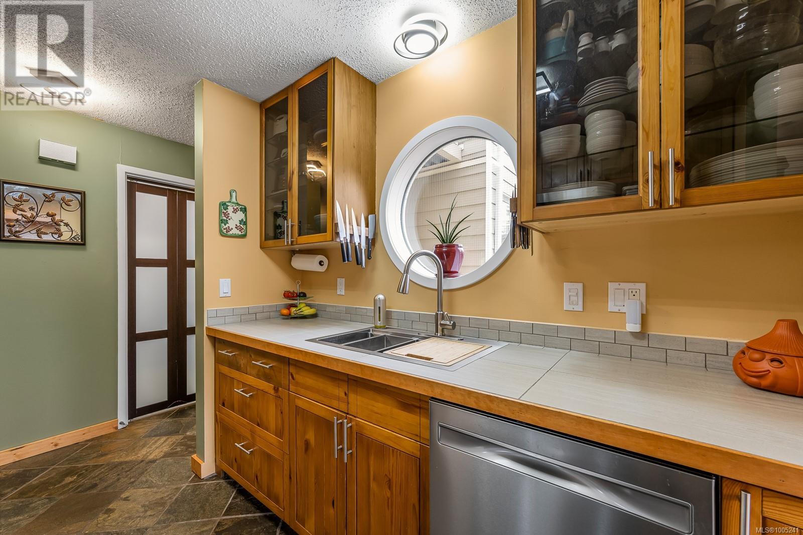 217 205 1st St, Courtenay