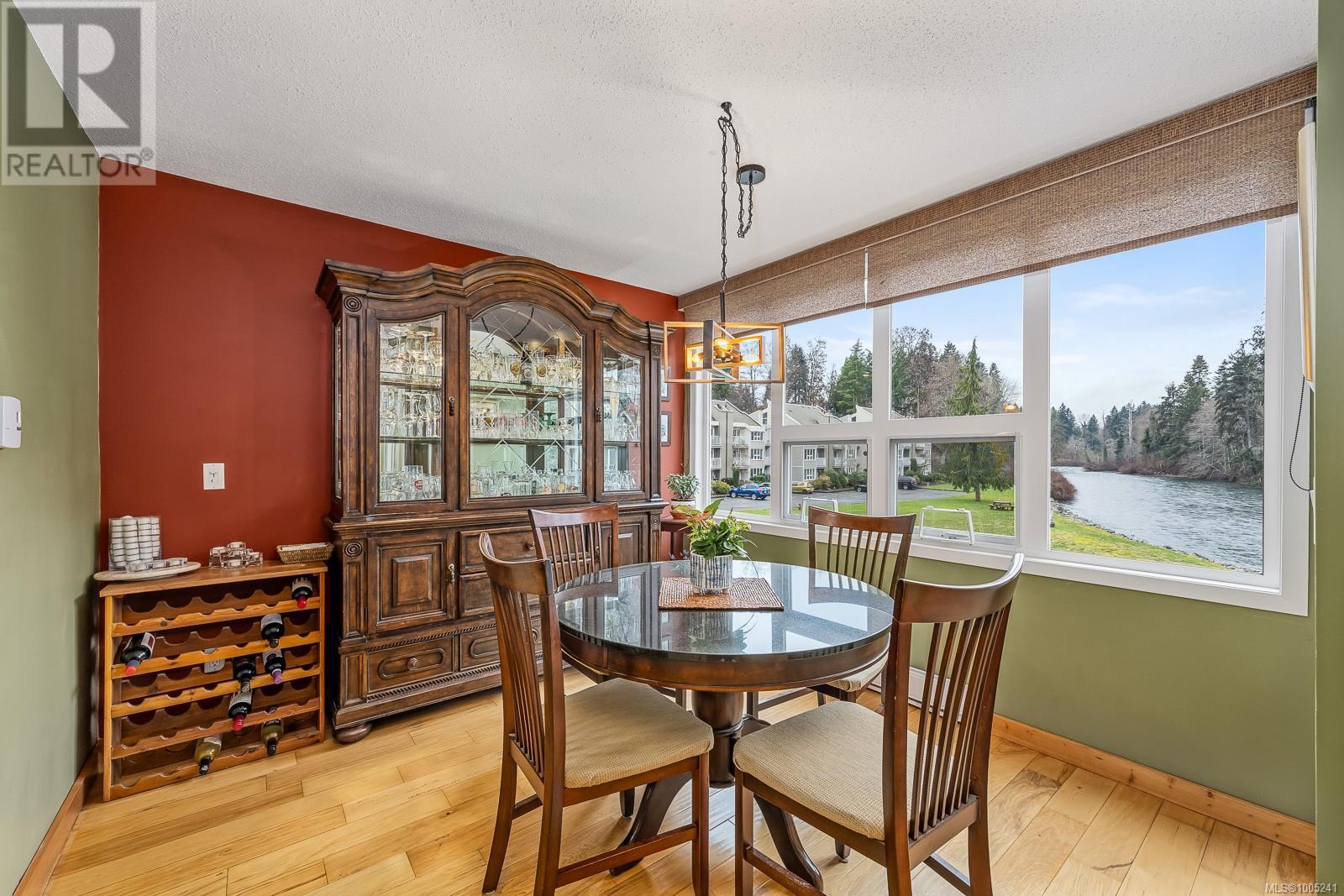 217 205 1st St, Courtenay