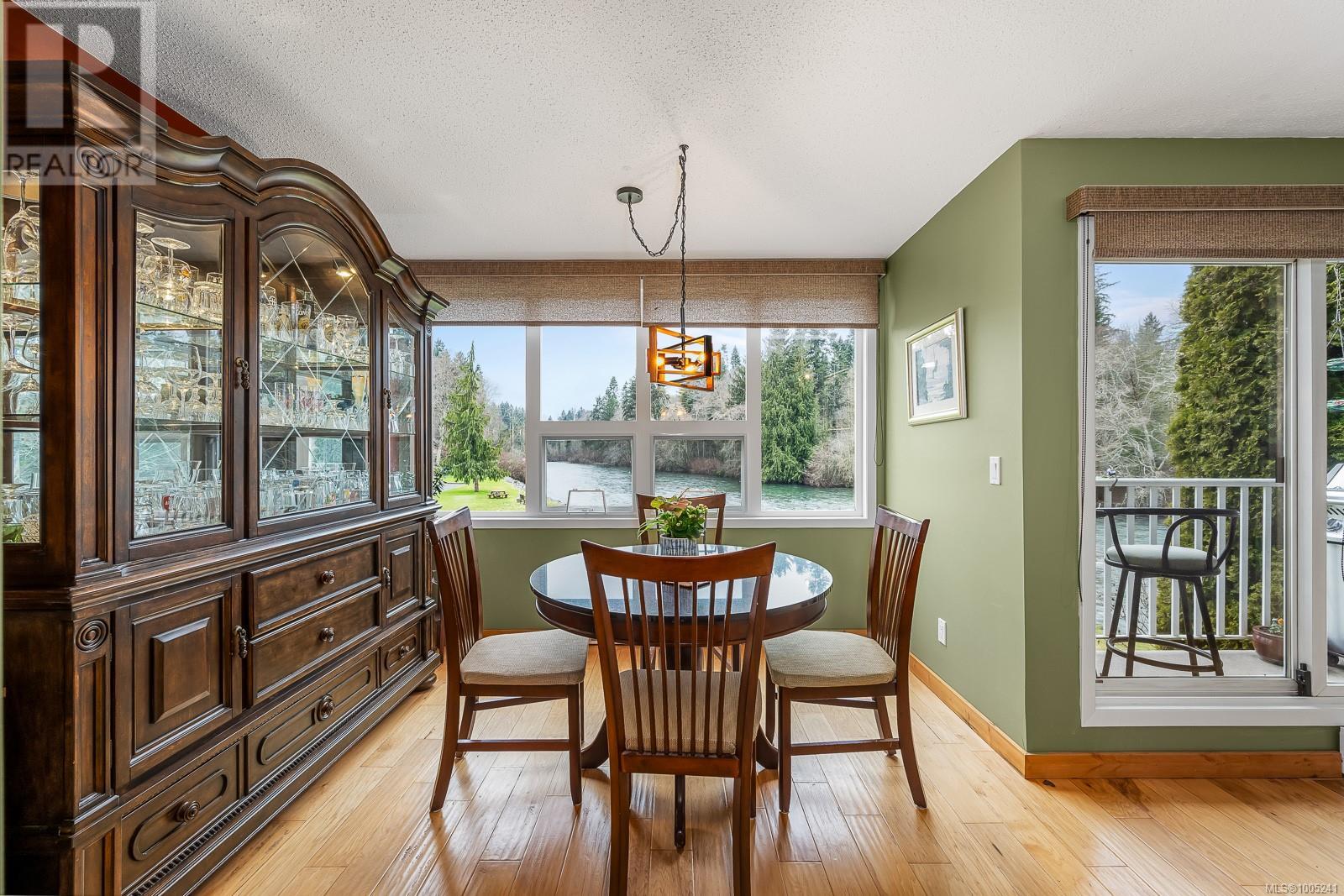 217 205 1st St, Courtenay