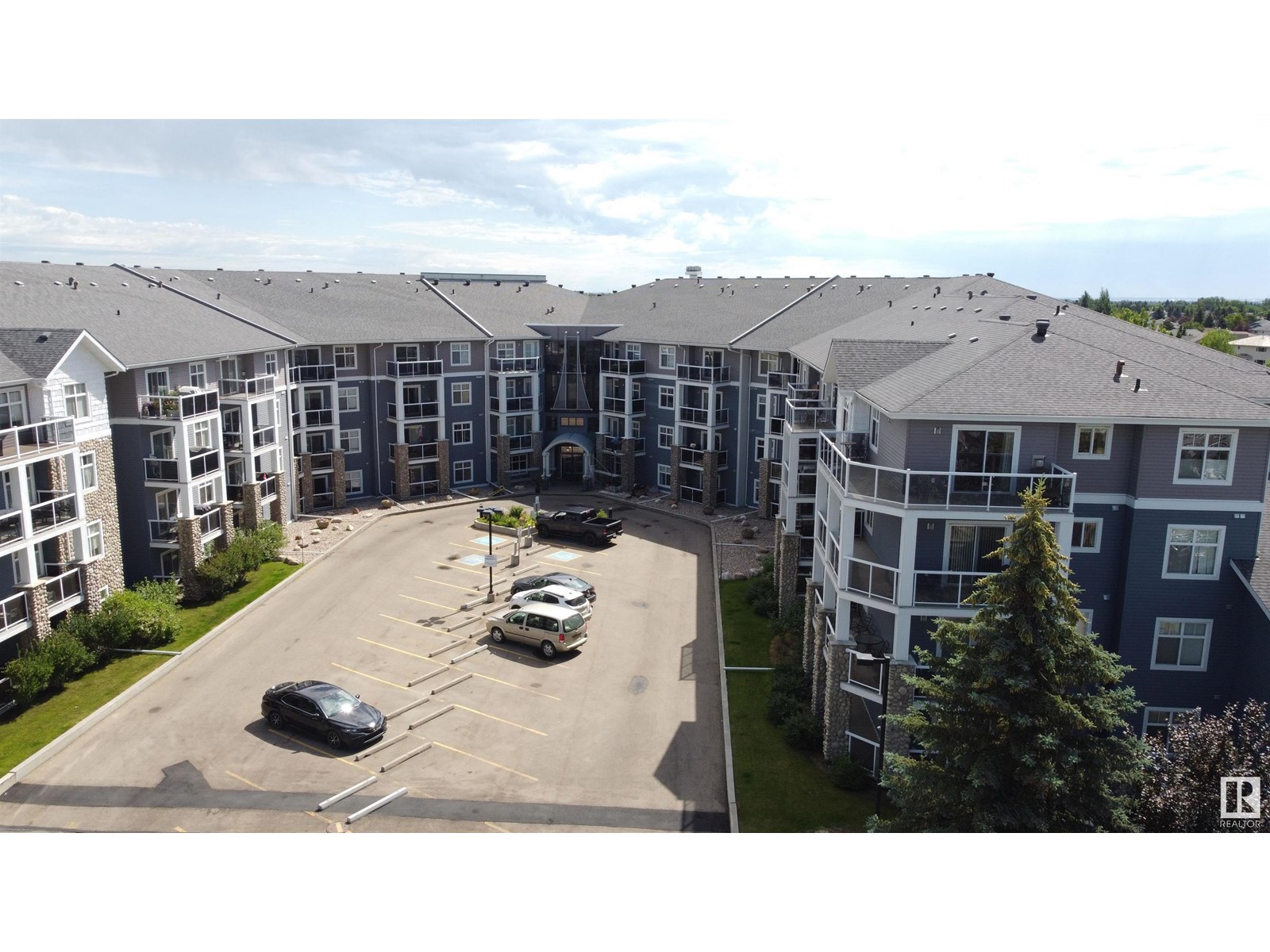 Photo 36 of 209 16035 132 St Nw, Edmonton AB