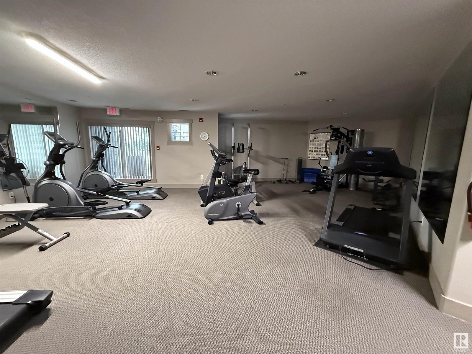 Photo 9 of 209 16035 132 St Nw, Edmonton AB