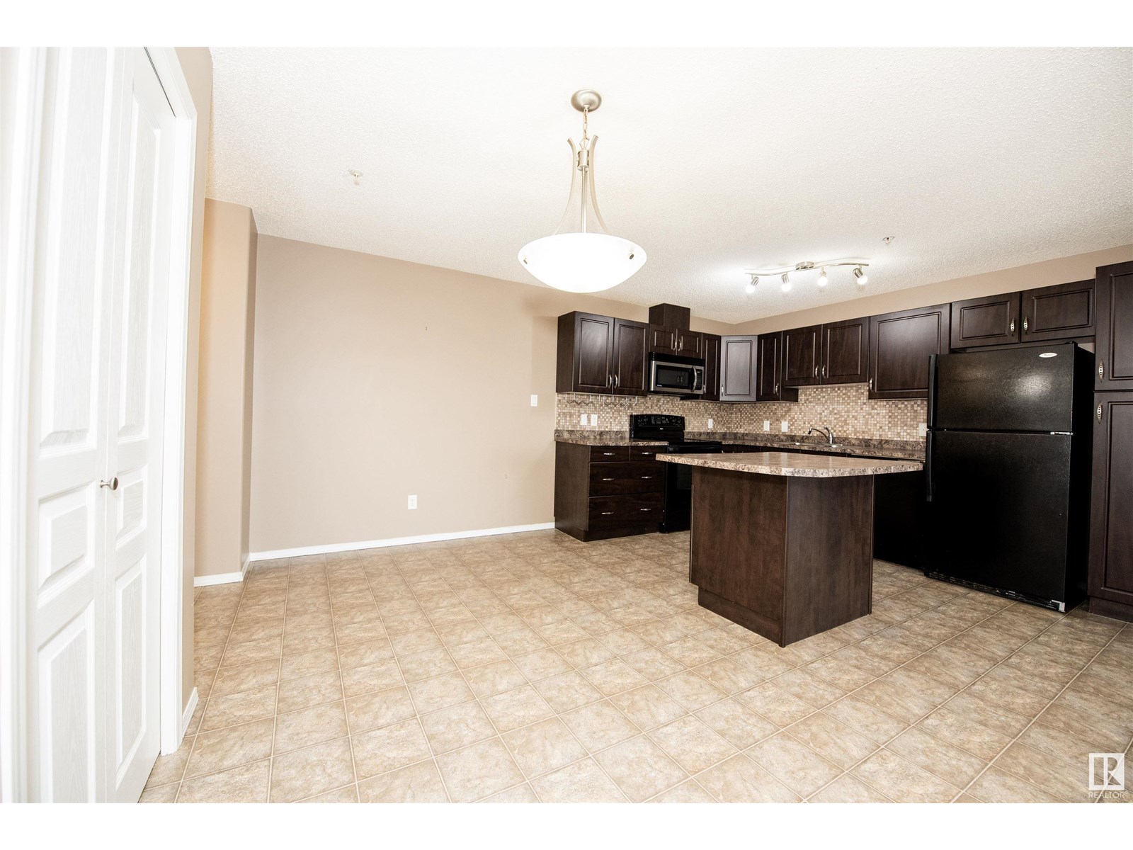 Photo 57 of 209 16035 132 St Nw, Edmonton AB