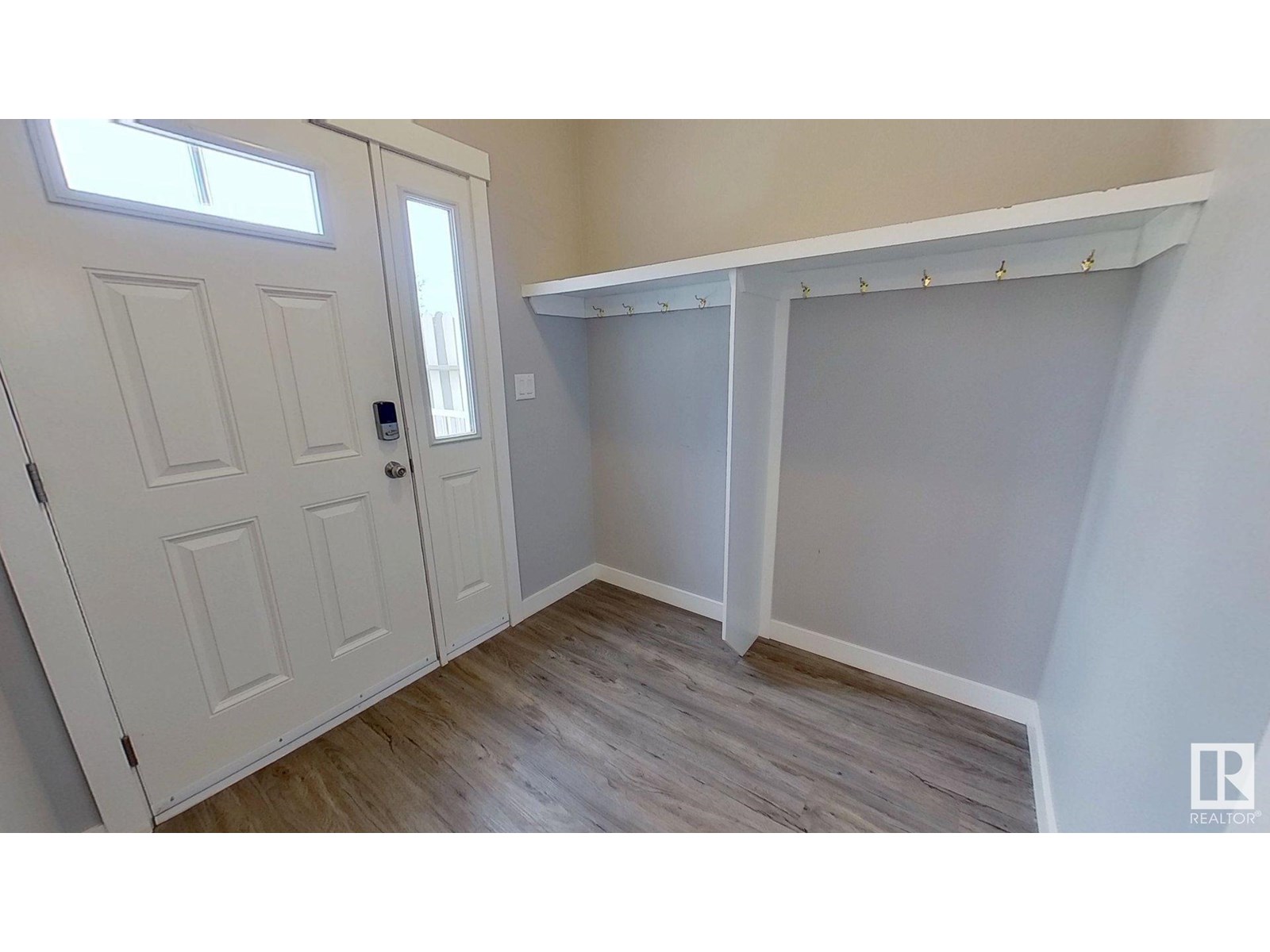 Photo 11 of 8540 89 St Nw, Edmonton AB