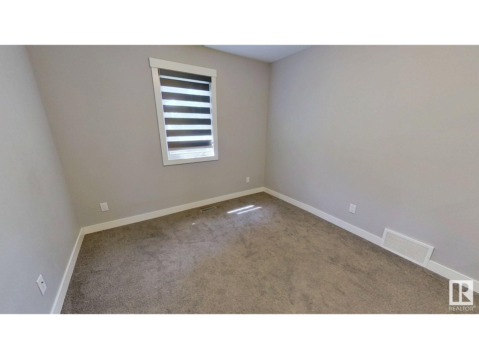 Photo 17 of 8540 89 St Nw, Edmonton AB