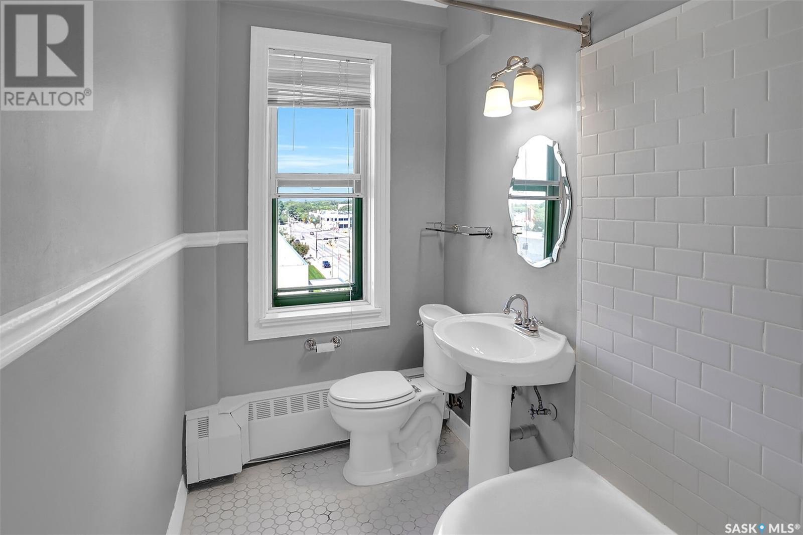 Photo 13 of 604 2305 Victoria Avenue, Regina SK
