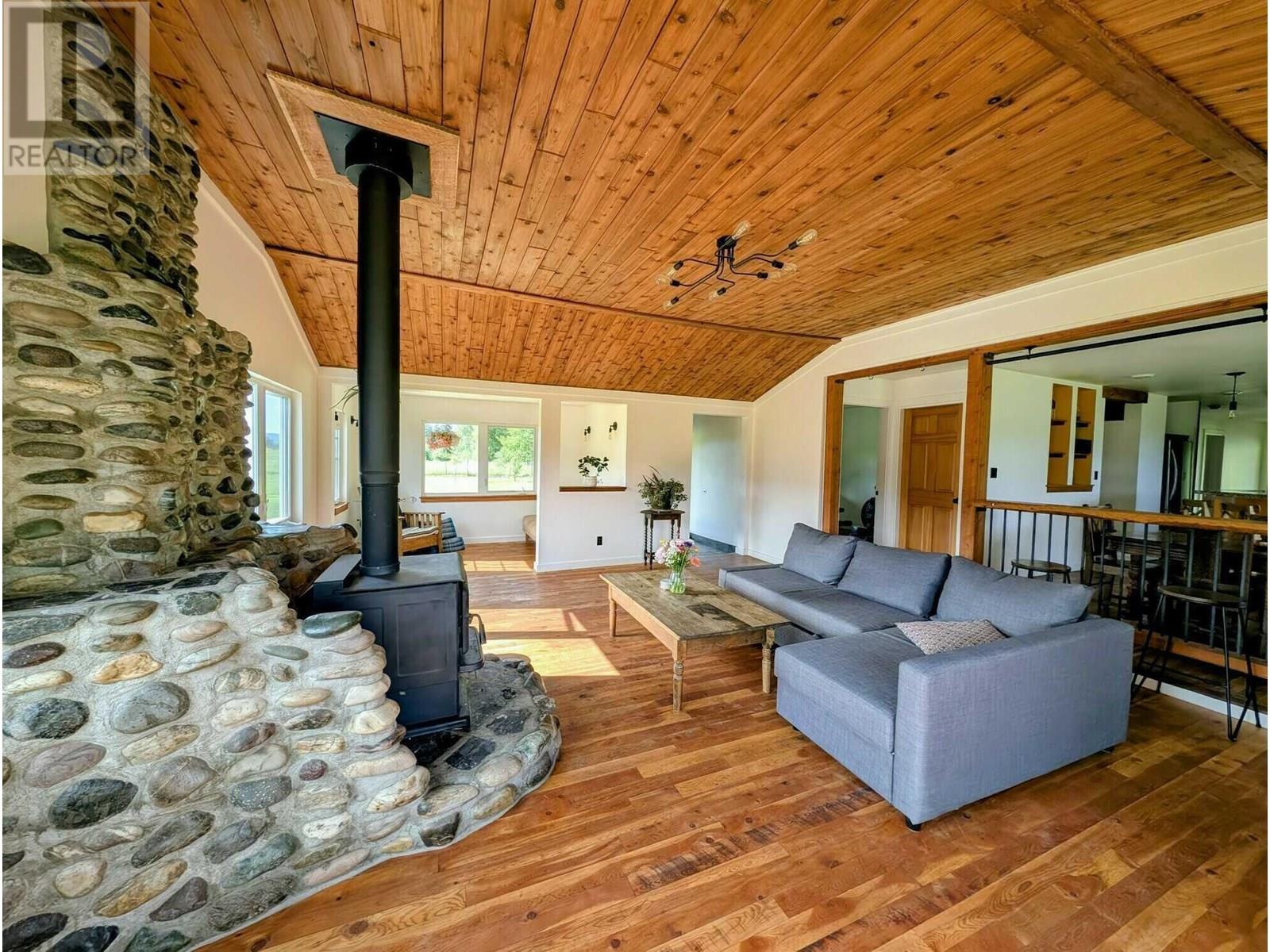 9811 MARGUERITE FERRY WEST NO 2 ROAD, Quesnel