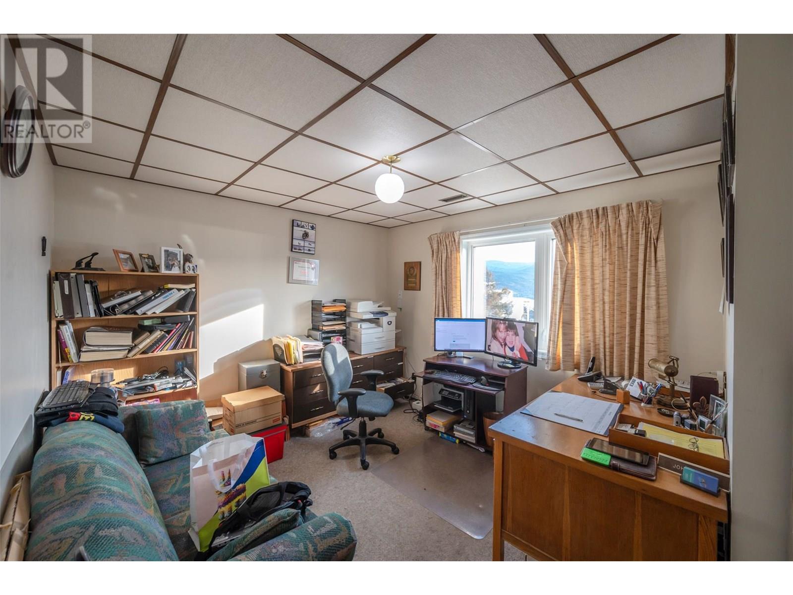  9800 Giants Head Road, Summerland