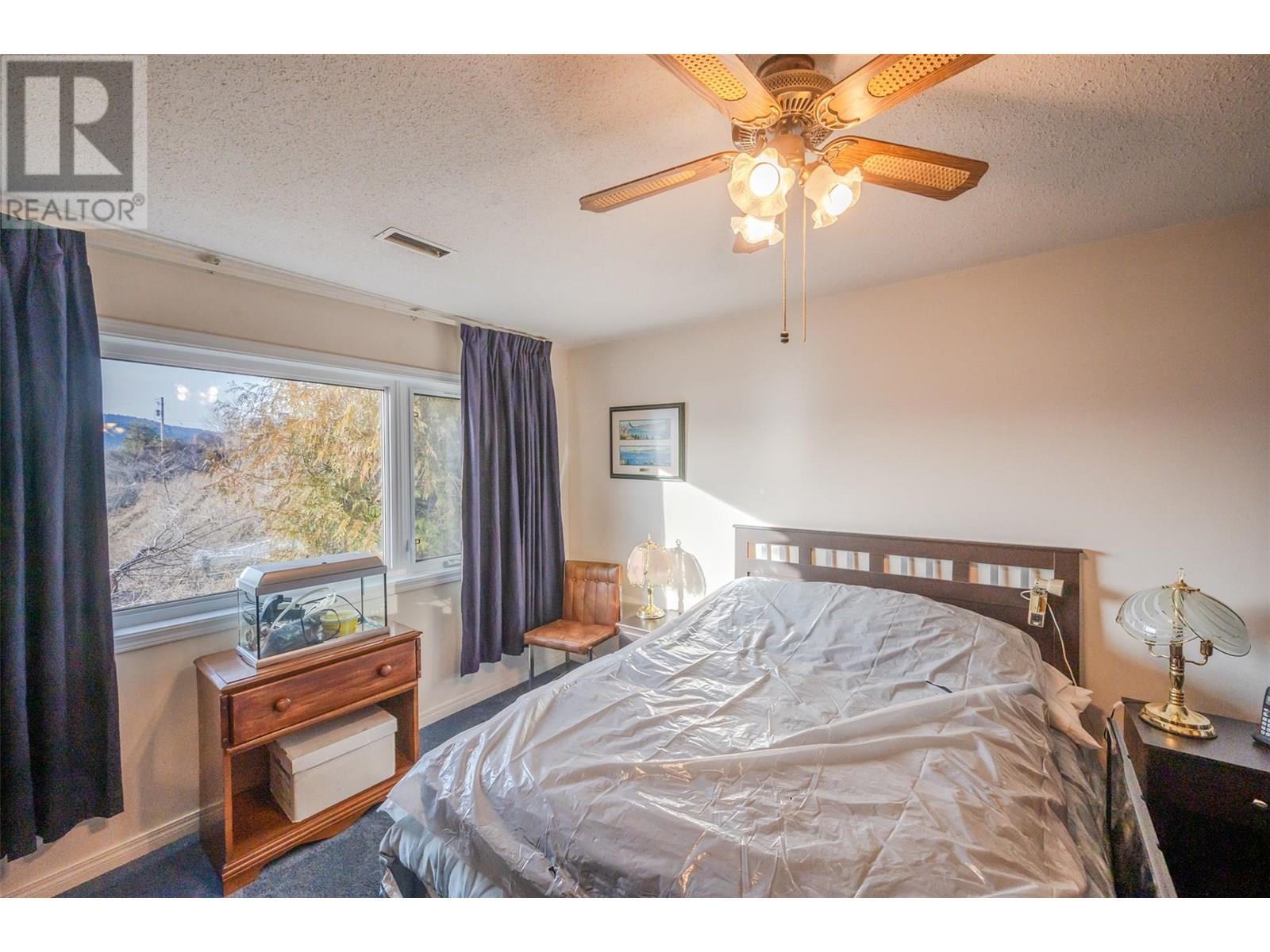  9800 Giants Head Road, Summerland