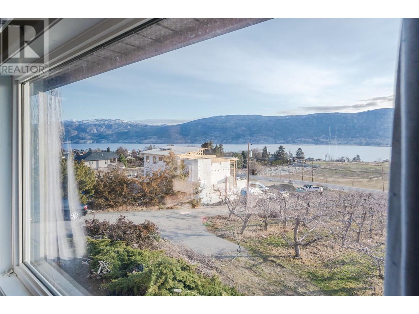  9800 Giants Head Road, Summerland