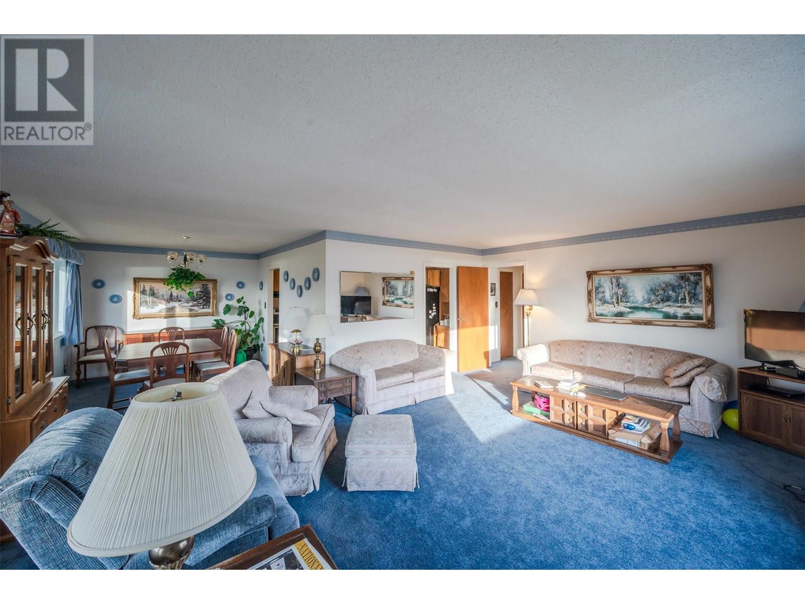  9800 Giants Head Road, Summerland