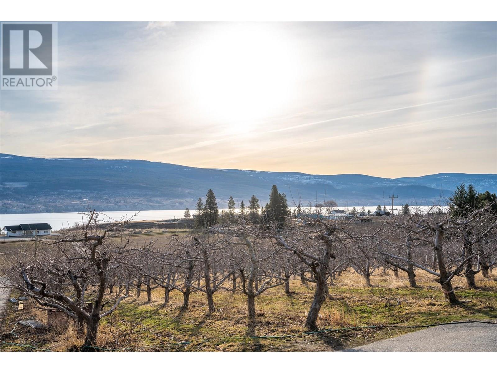  9800 Giants Head Road, Summerland