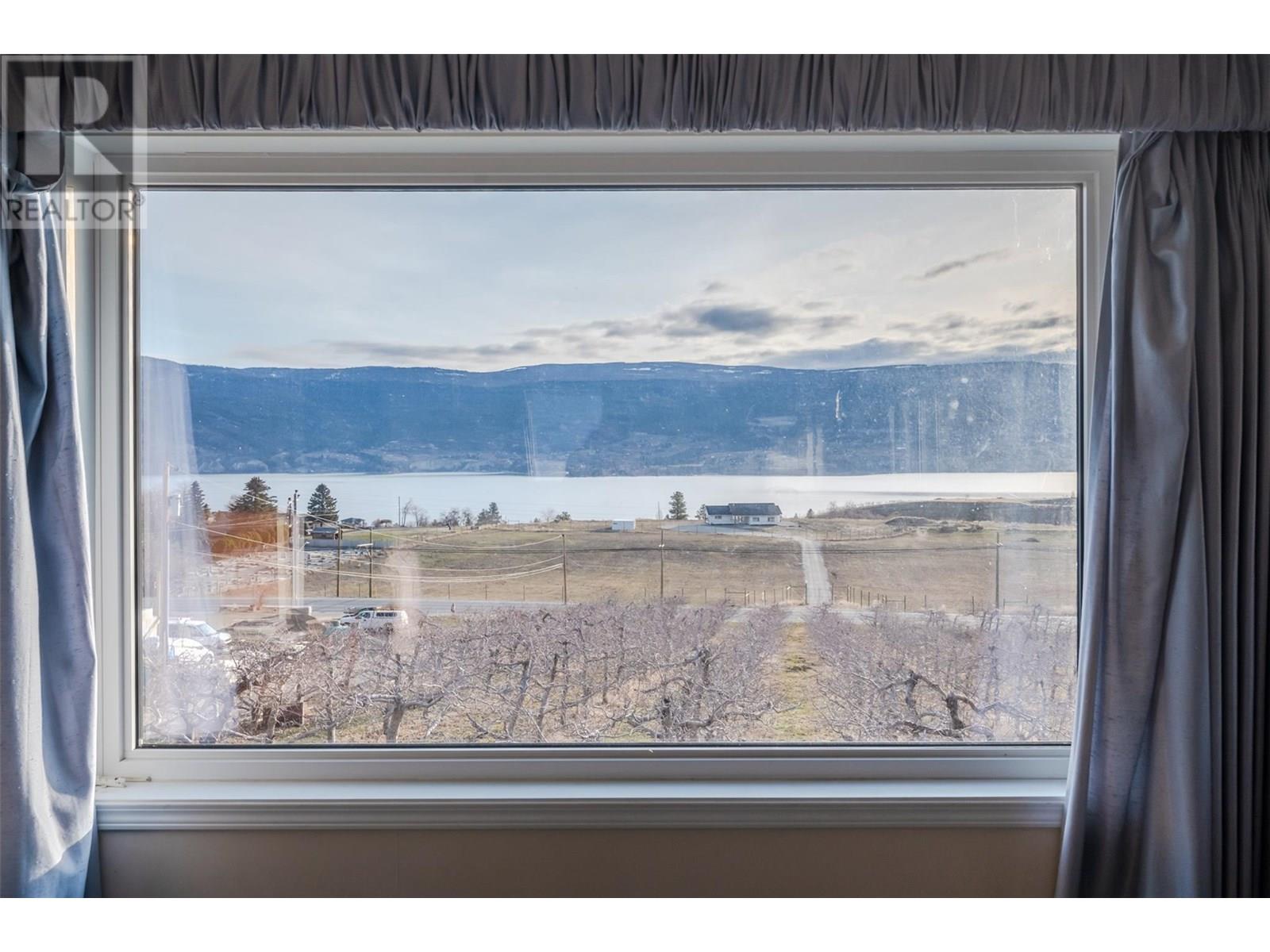  9800 Giants Head Road, Summerland