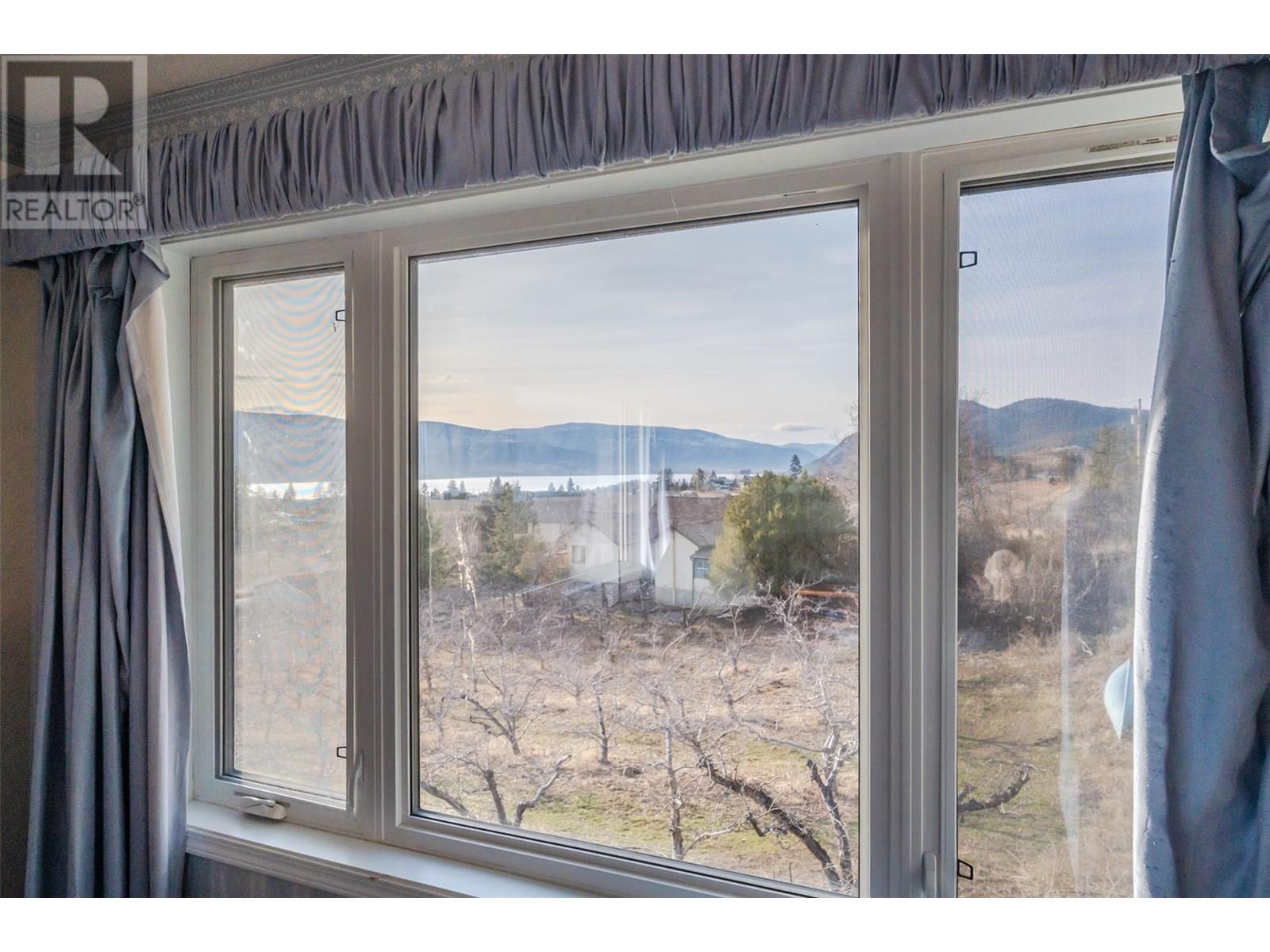  9800 Giants Head Road, Summerland