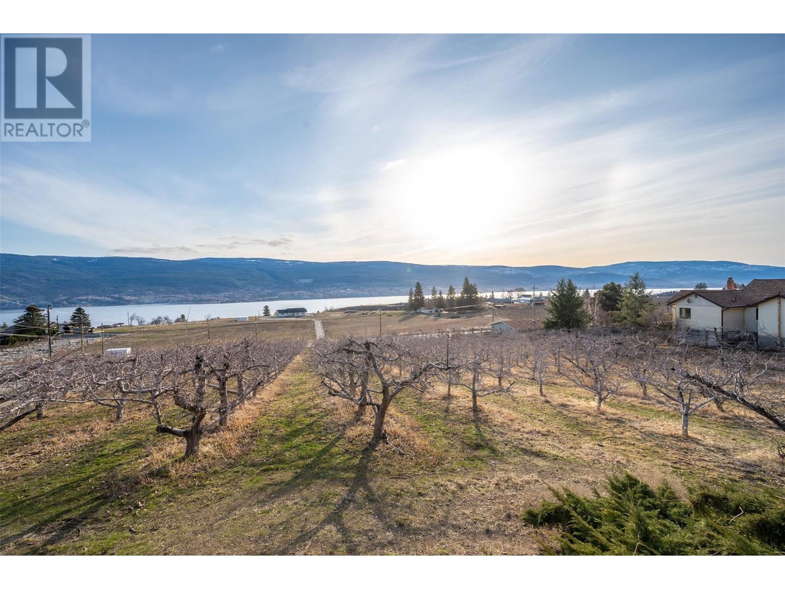  9800 Giants Head Road, Summerland