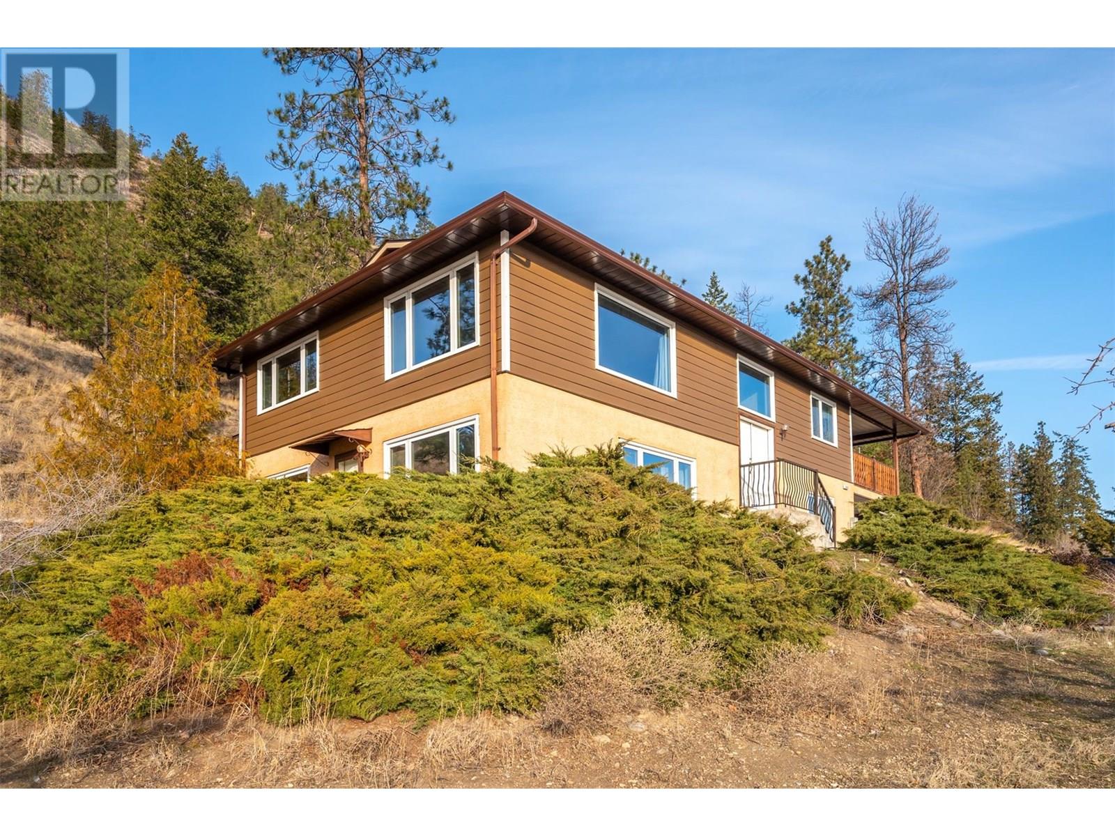  9800 Giants Head Road, Summerland