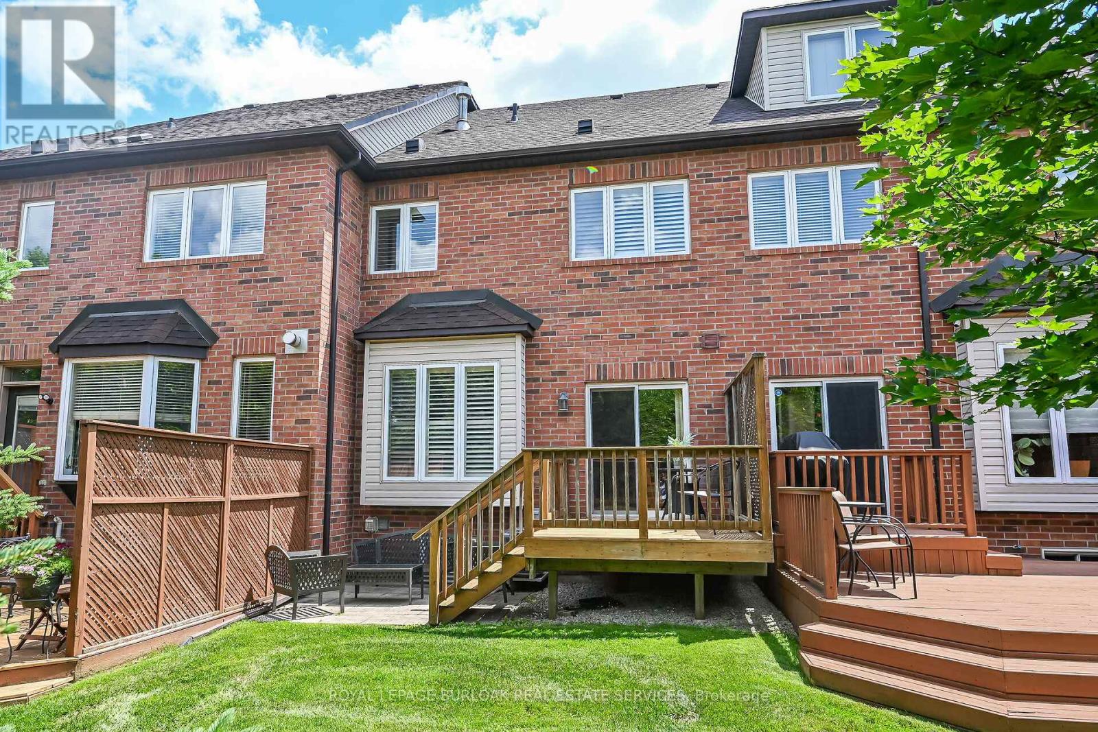 Photo 1 of 41 300 Ravineview Way, Oakville ON