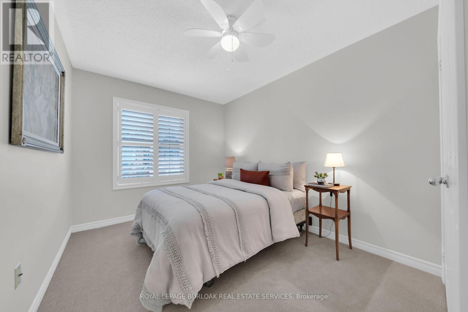 Photo 25 of 41 300 Ravineview Way, Oakville ON