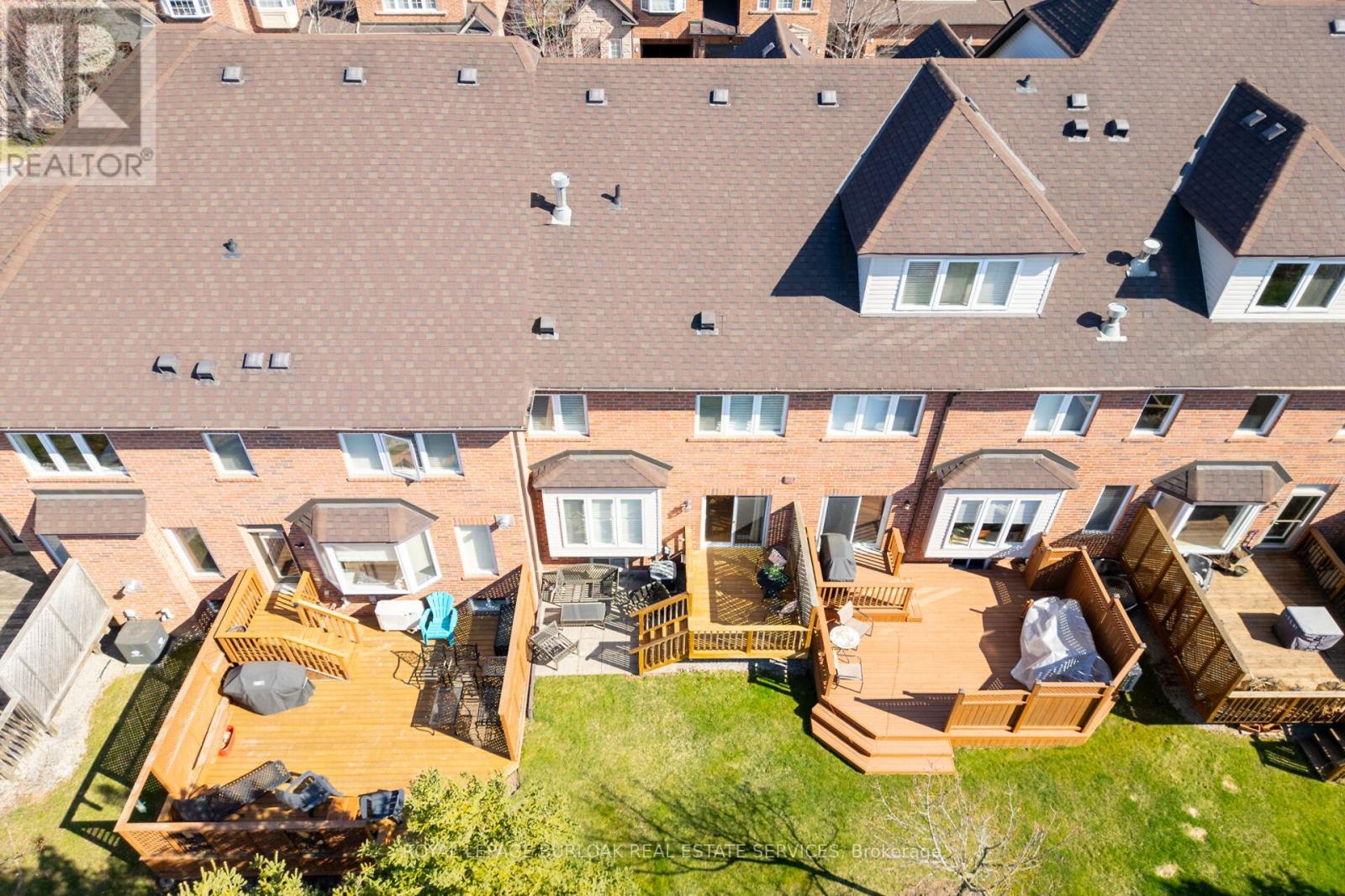 Photo 13 of 41 300 Ravineview Way, Oakville ON