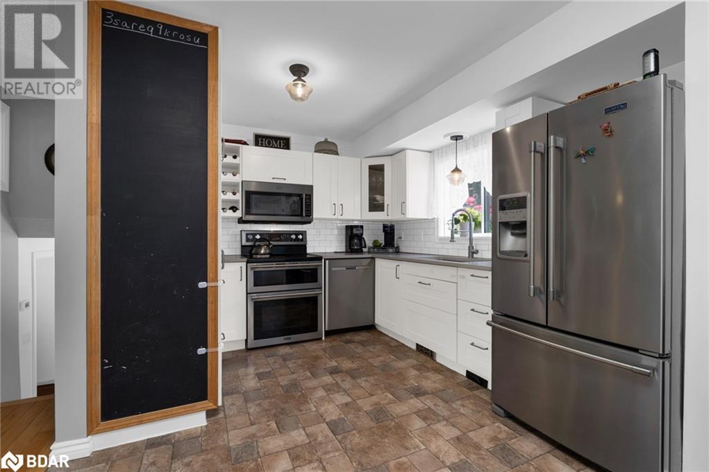 Photo 10 of 175 Segwun Boulevard, Gravenhurst ON