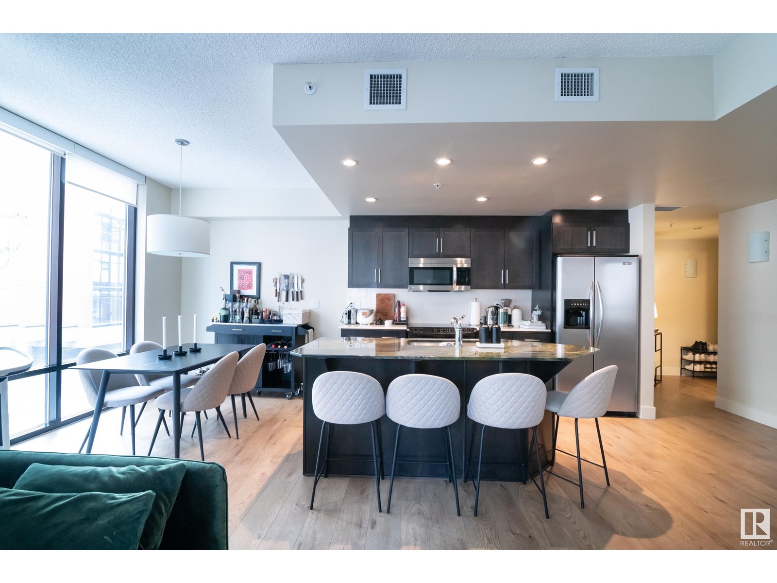 Photo 13 of 304 11933 Jasper Av Nw, Edmonton AB
