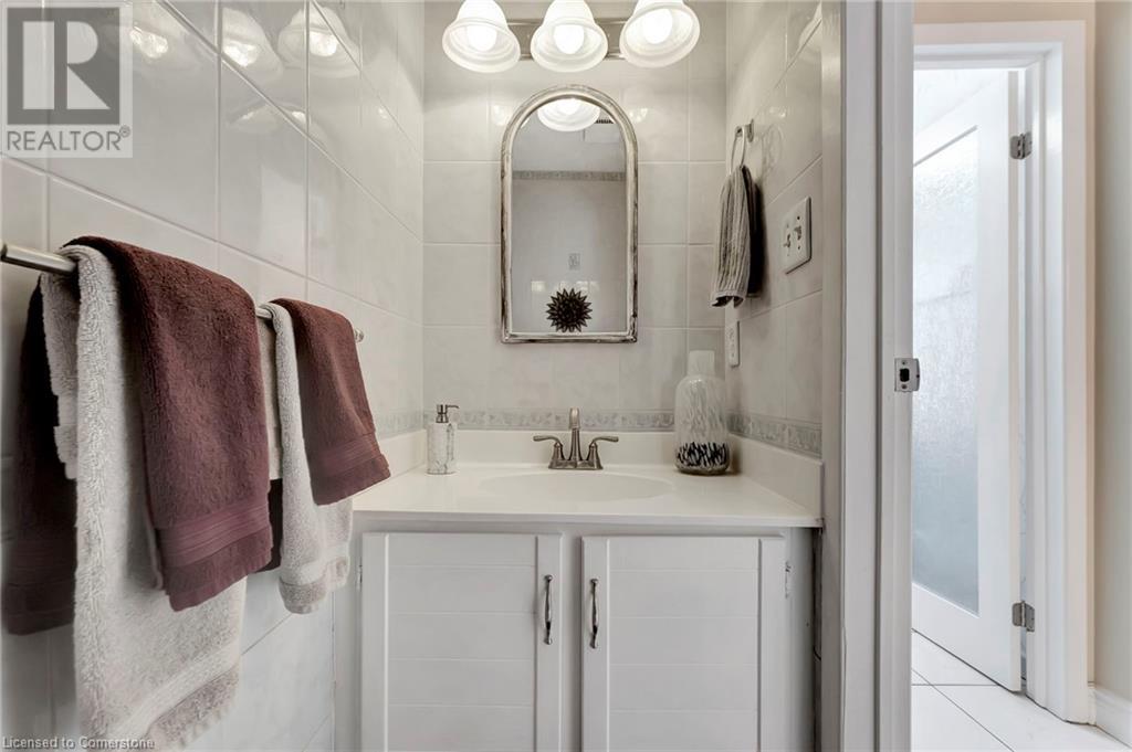 Photo 13 of 2325 Duncaster Drive, Burlington ON