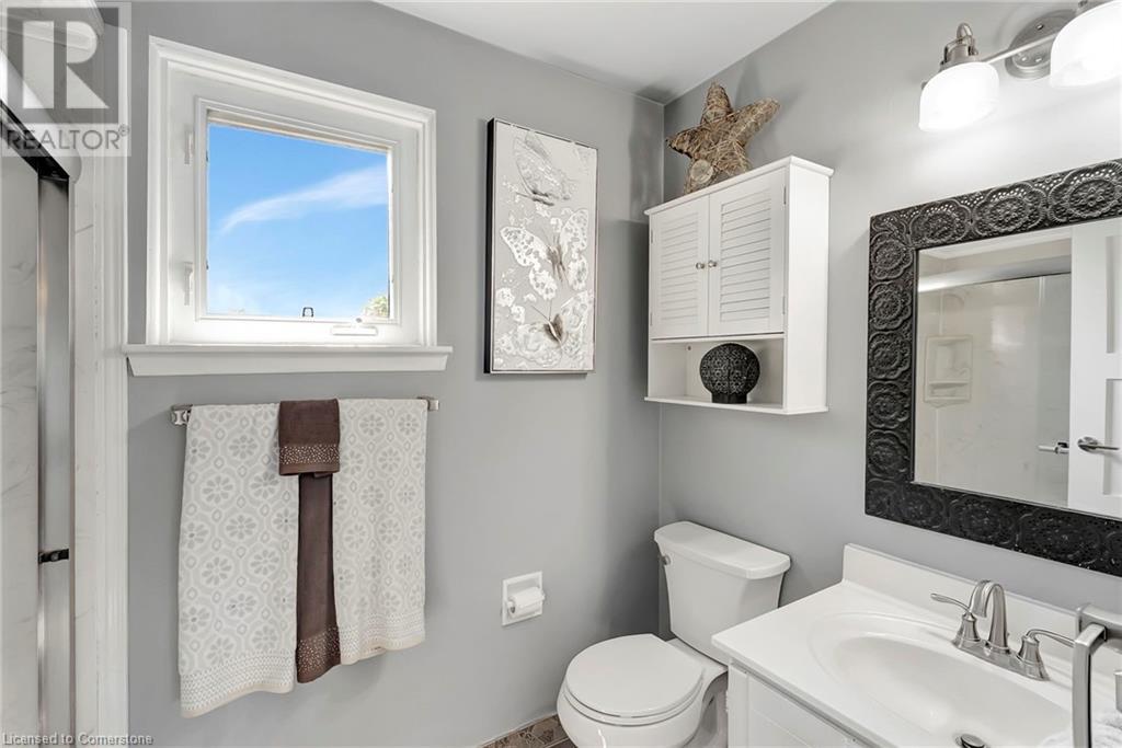 Photo 17 of 2325 Duncaster Drive, Burlington ON