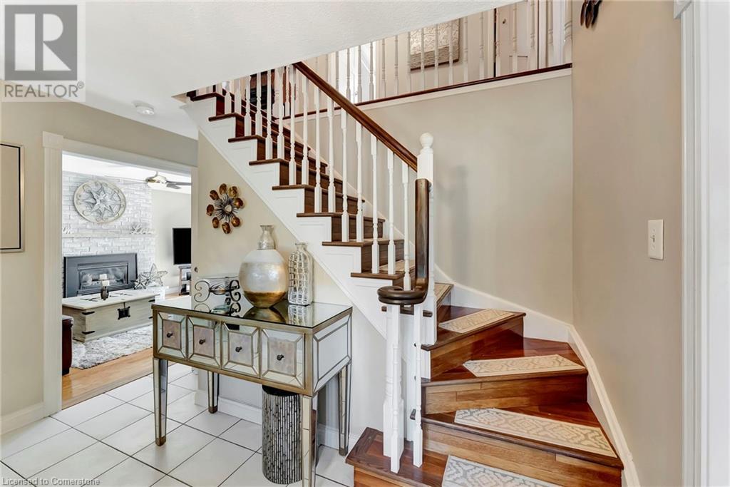 Photo 4 of 2325 Duncaster Drive, Burlington ON