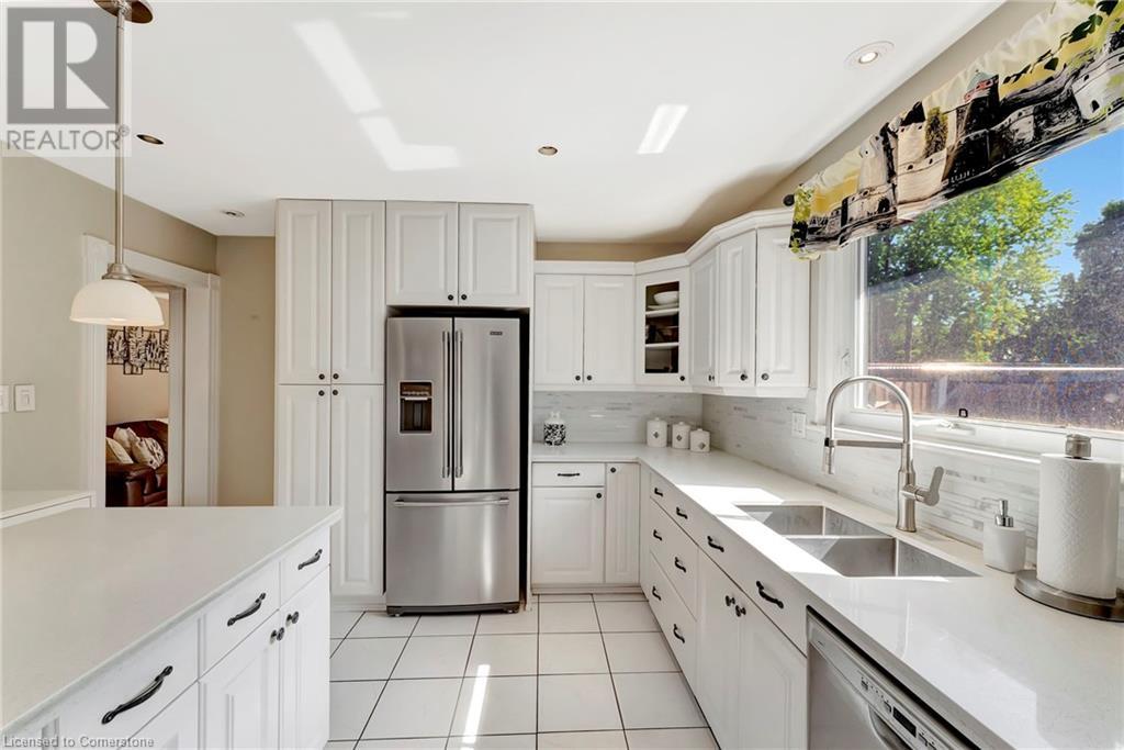 Photo 9 of 2325 Duncaster Drive, Burlington ON