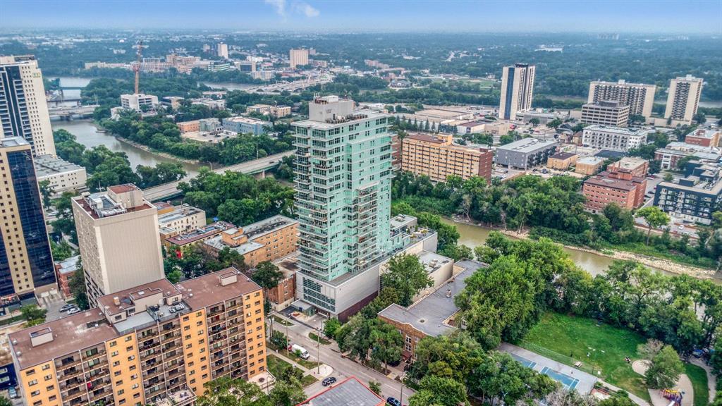 Photo 1 of 1803 390 Assiniboine Avenue, Winnipeg MB