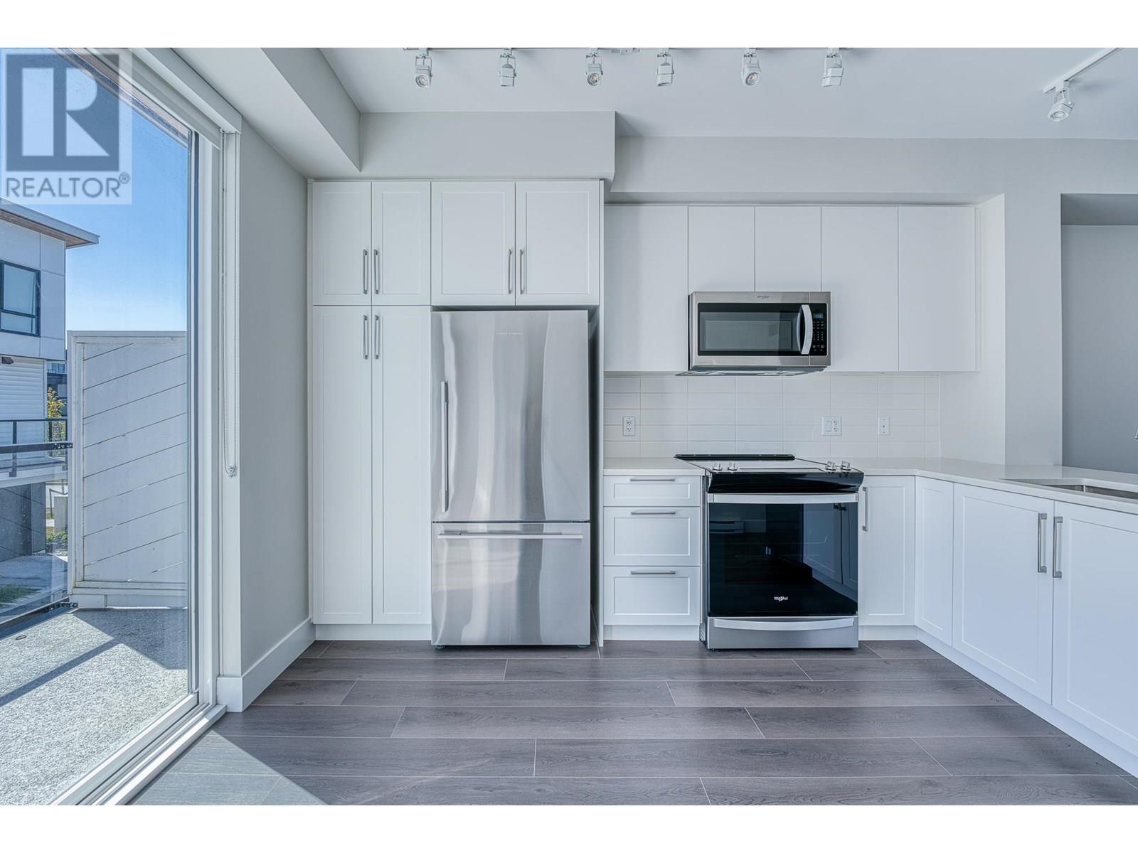 Photo 6 of 3 4745 Spruce Way, Tsawwassen BC