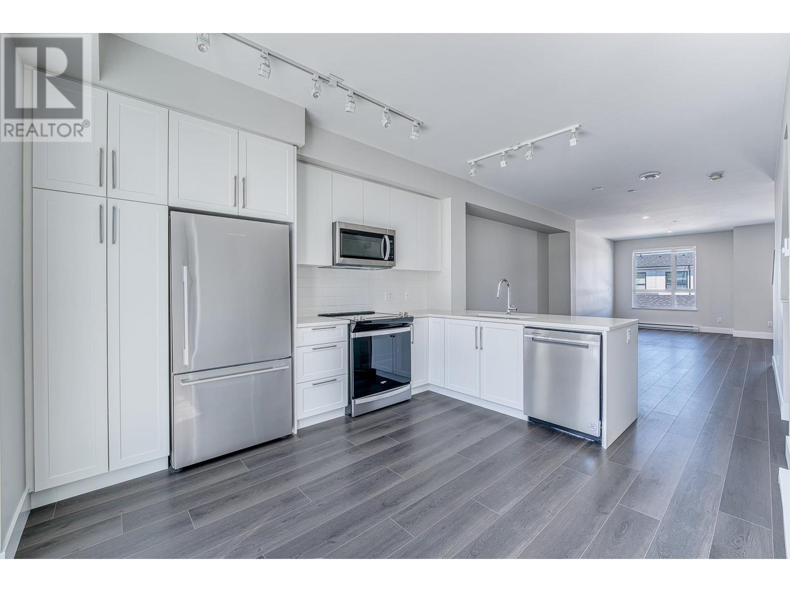 Photo 7 of 3 4745 Spruce Way, Tsawwassen BC