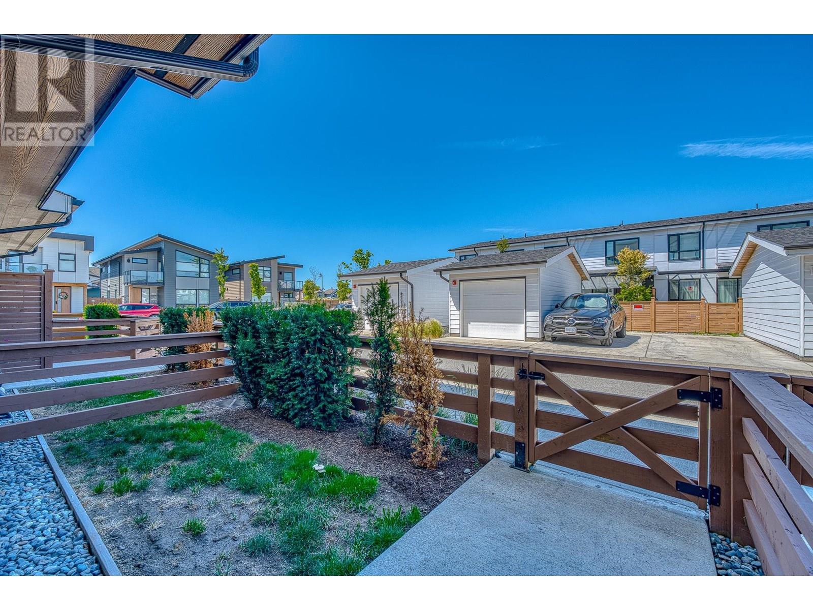 Photo 23 of 3 4745 Spruce Way, Tsawwassen BC