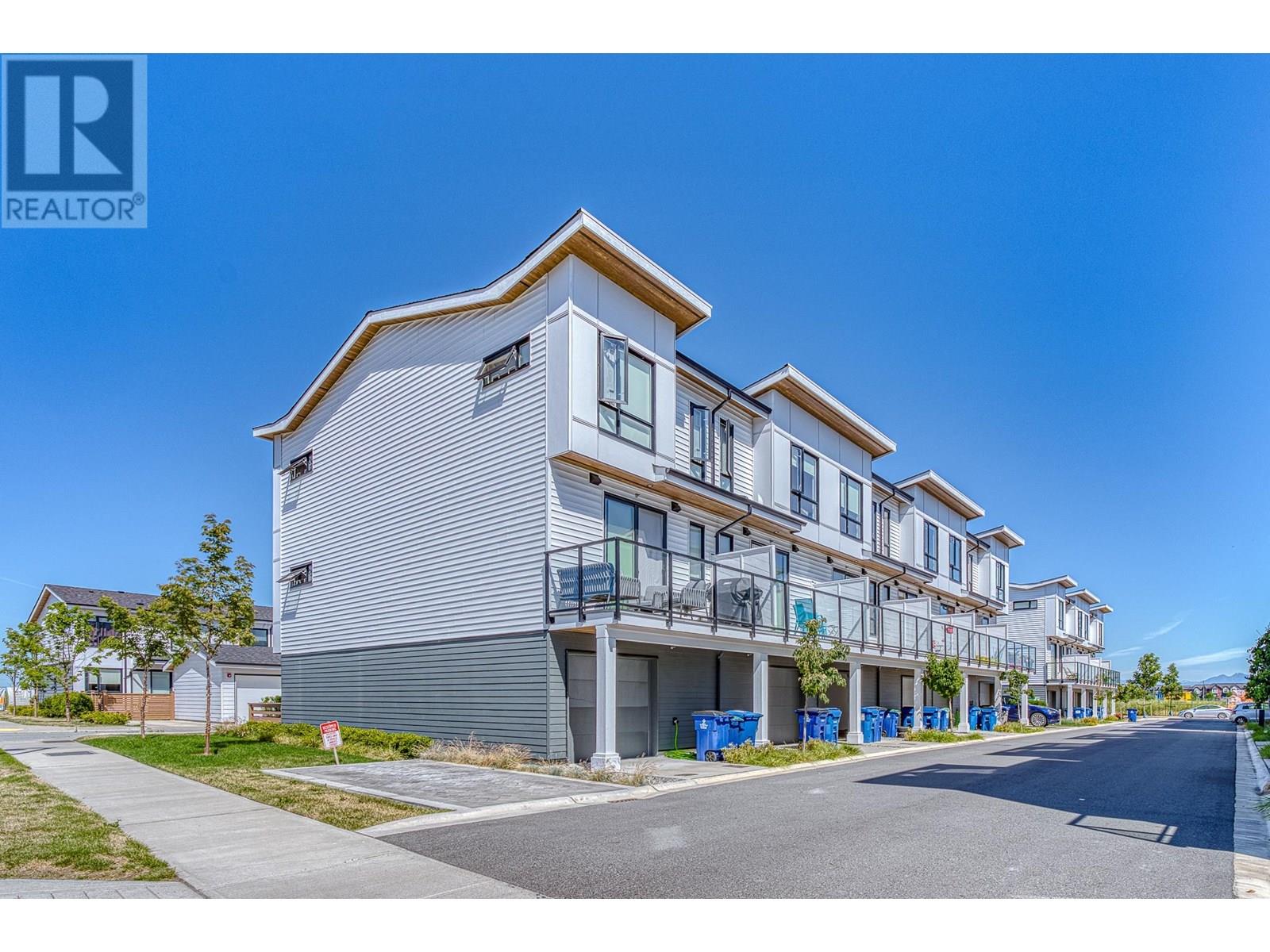 Photo 24 of 3 4745 Spruce Way, Tsawwassen BC