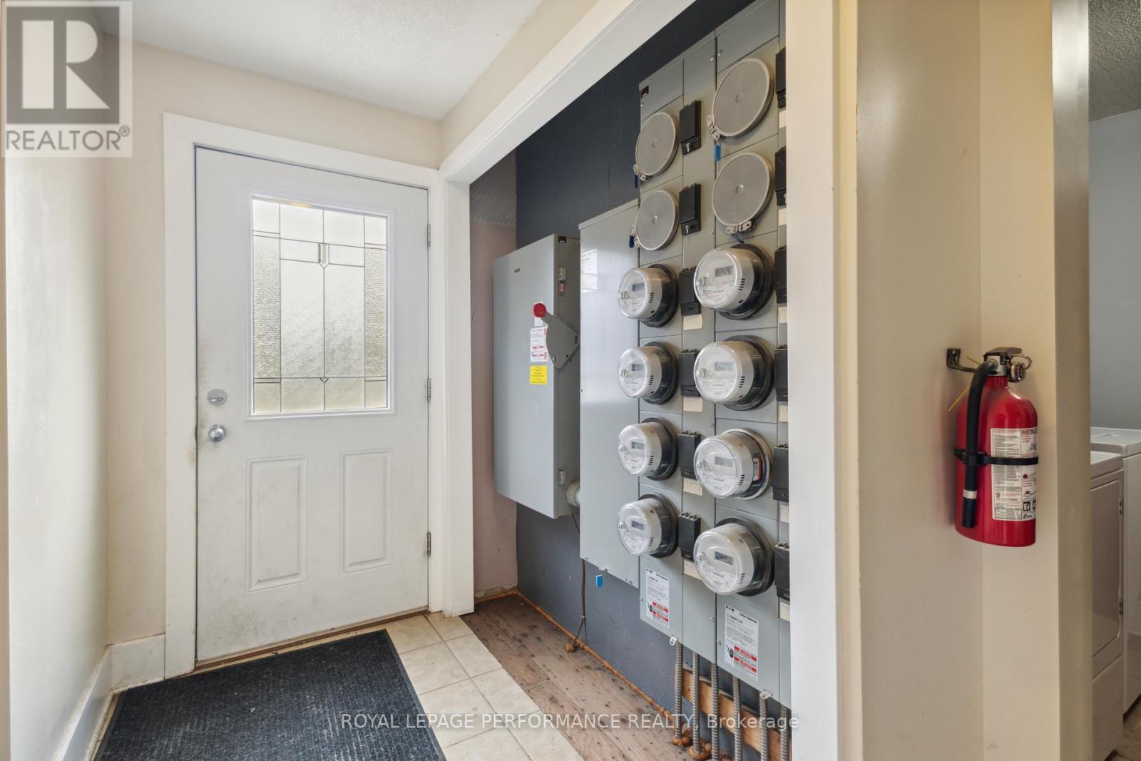 Photo 21 of 76 78 80 Cambridge Street N, Ottawa ON