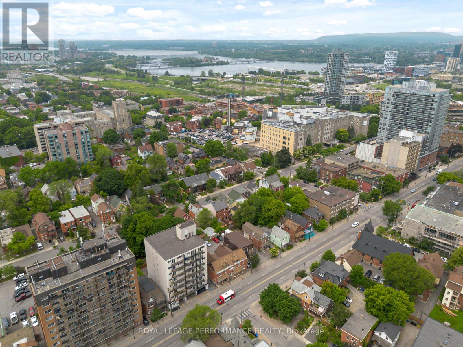 Photo 13 of 76 78 80 Cambridge Street N, Ottawa ON