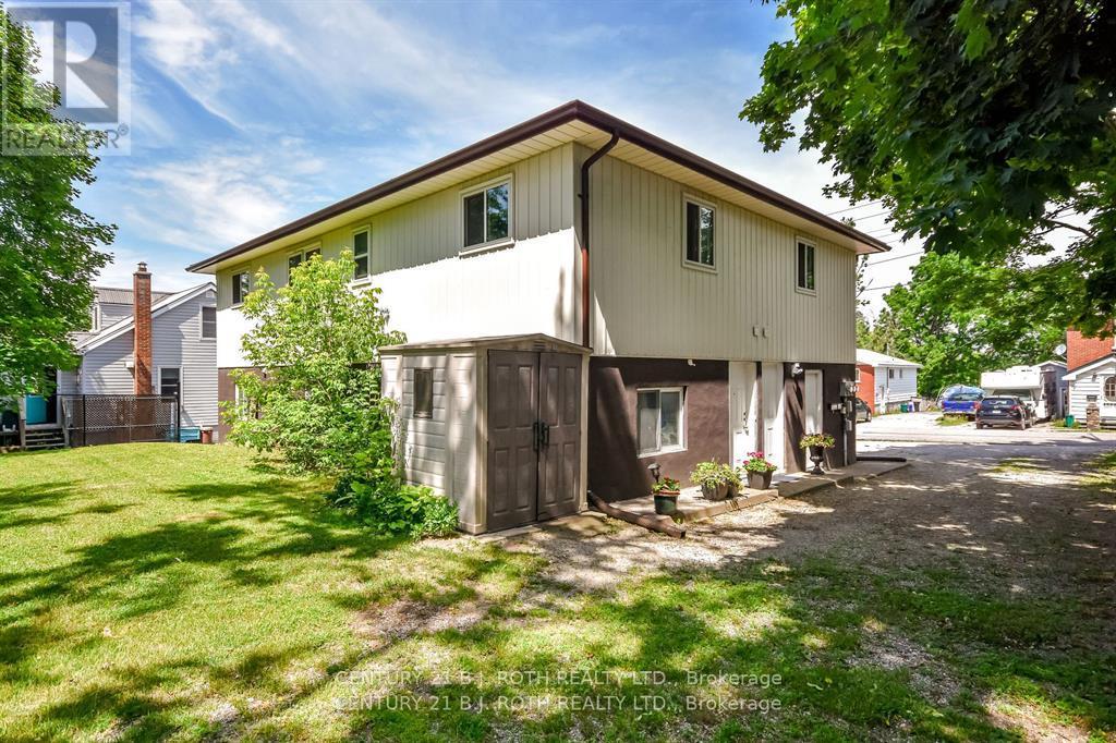 Photo 38 of 19 South Street S, Orillia ON