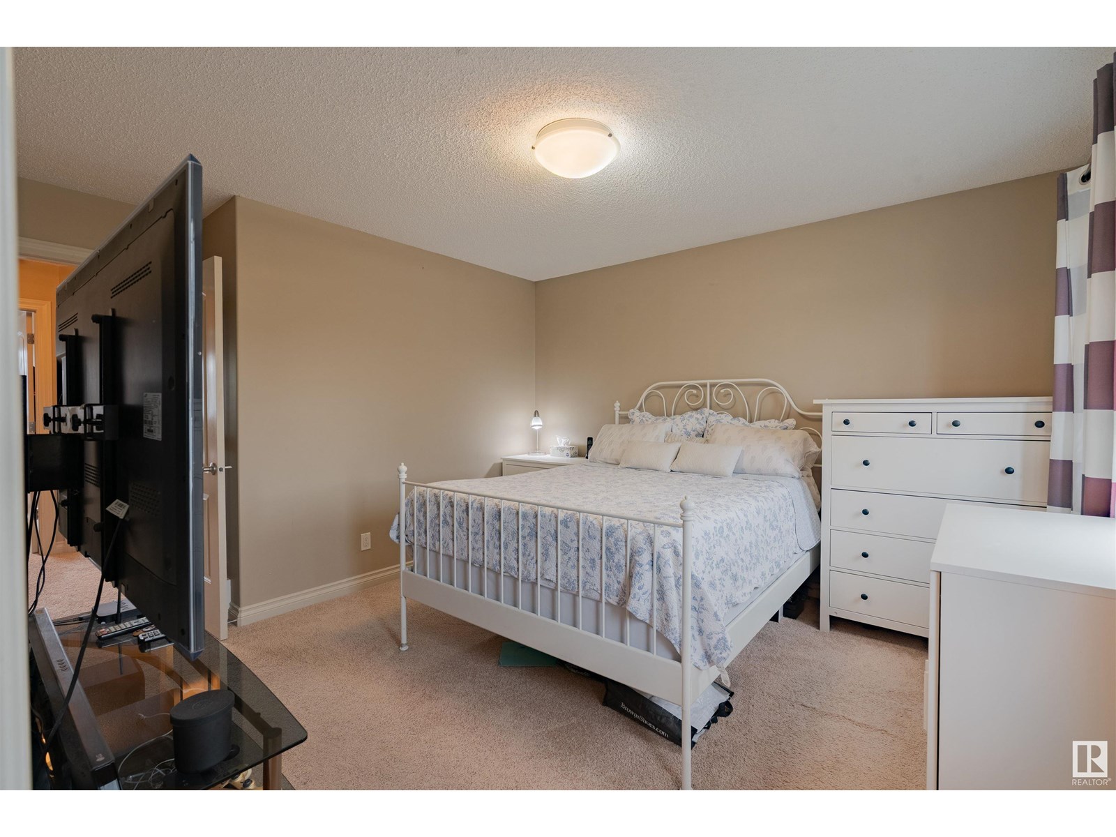 Photo 18 of 16728 120 St Nw, Edmonton AB