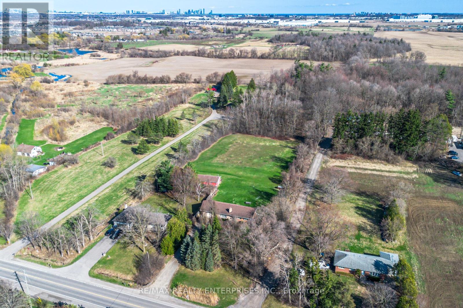Photo 11 of 2739 Embleton Road, Brampton ON