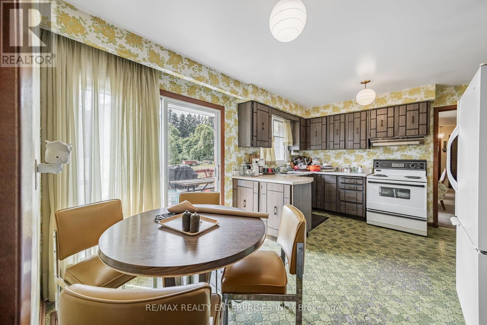 Photo 6 of 2739 Embleton Road, Brampton ON