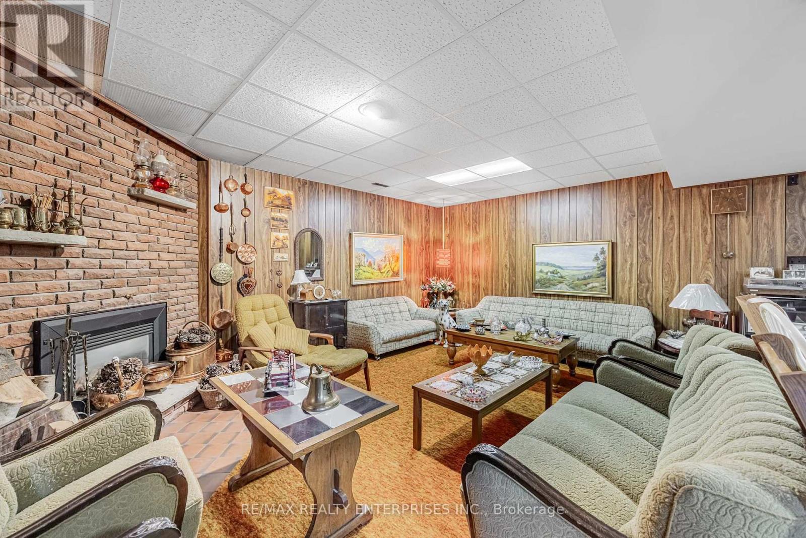 Photo 9 of 2739 Embleton Road, Brampton ON