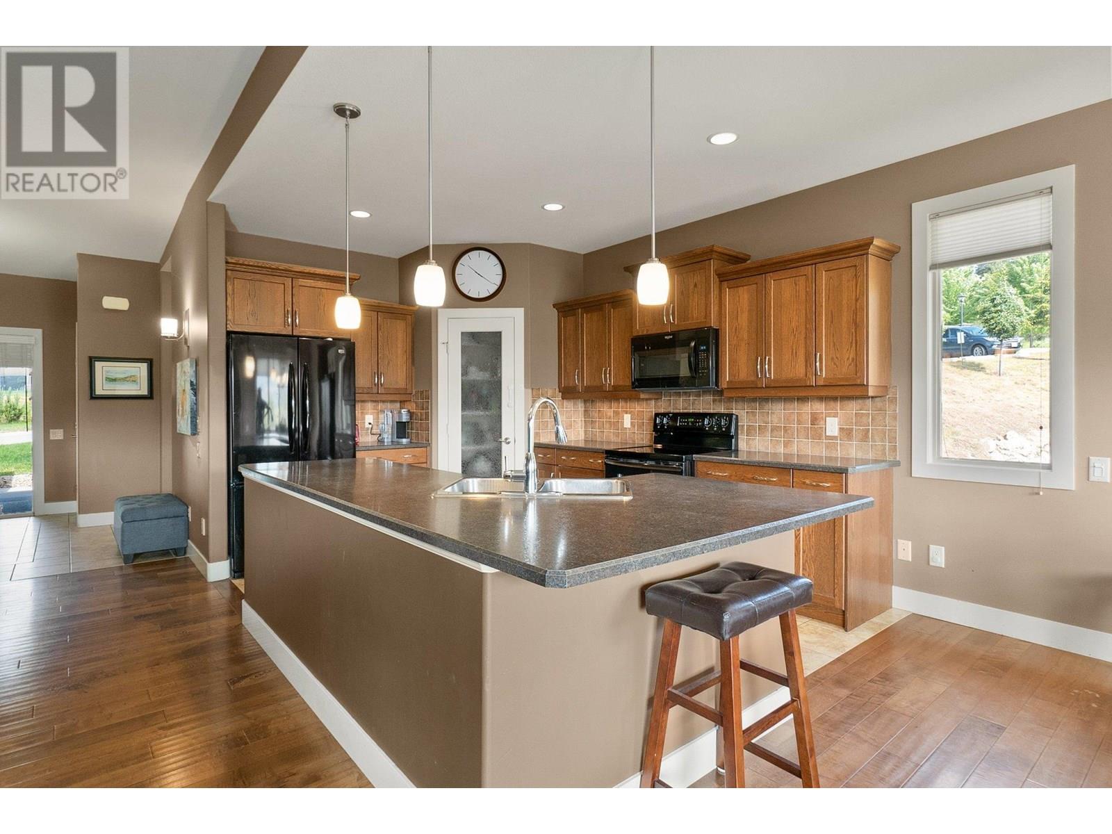 #21 2421 GLACIER COURT - Image 4